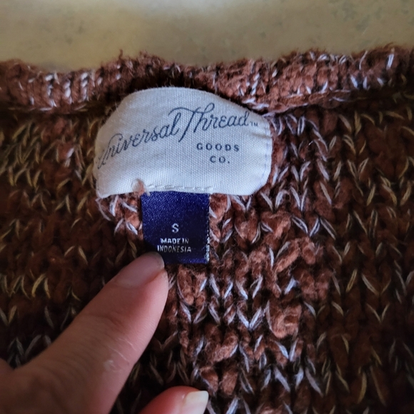 5/$15 Sweater - Picture 3 of 4